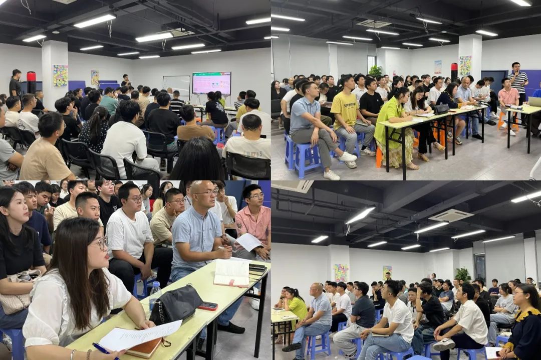 伙伴们很认真地聆听，并进行记录